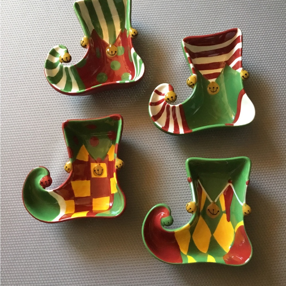 Vintage Elf Shoe bowels 4set by Boston Warehouse Trading Corp.
